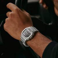 Orologio G-Shock Uomo G-SHOCK in Resina DW-5600FF-8ER - DW-5600FF-8ER